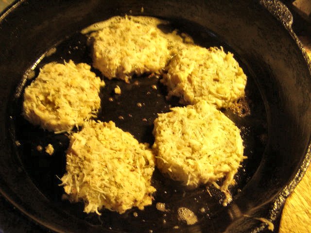Crab Cake in the skillit